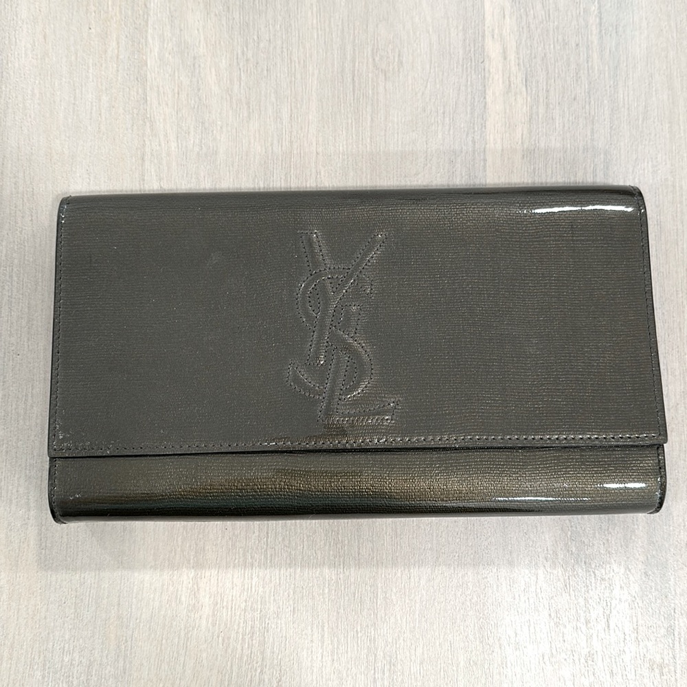 Pre Loved- YSL clutch in gunmetal patent leather